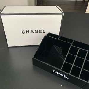 CHANEL | makeup holder